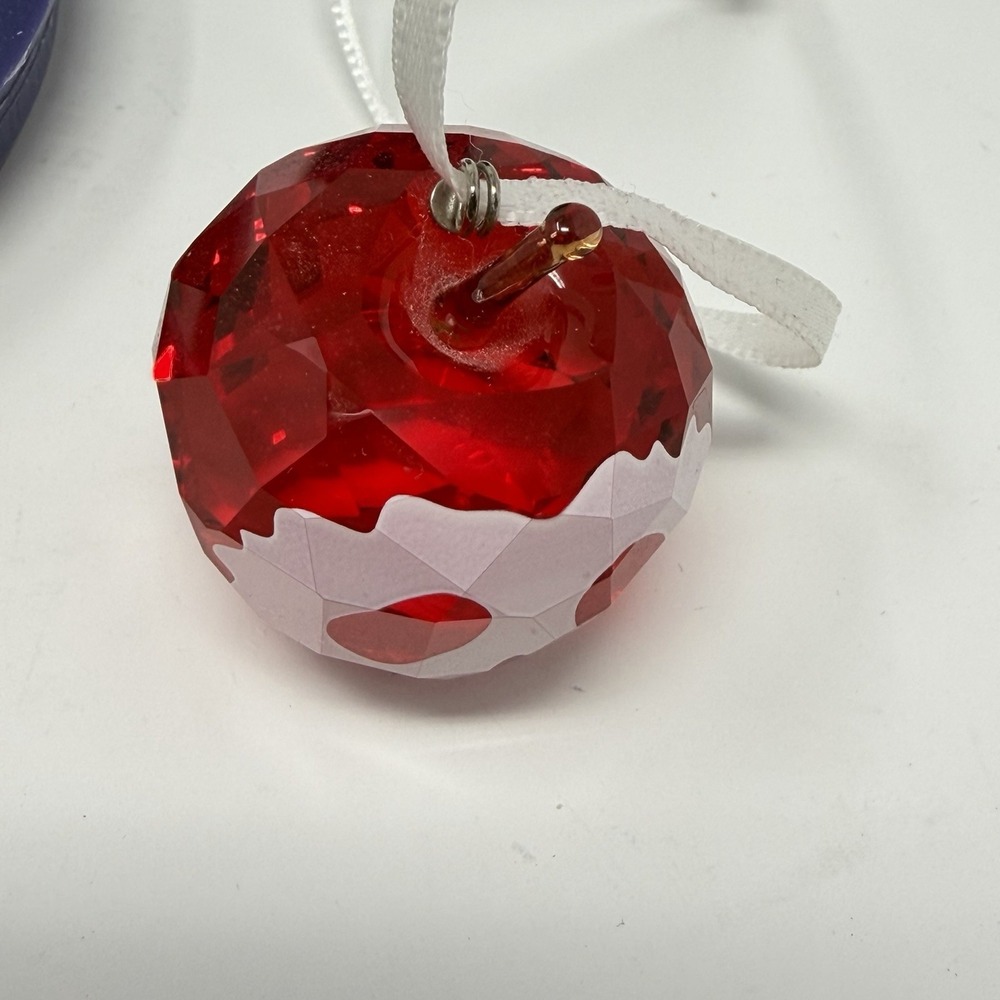 Swarovski Crystal Poisoned Apple Ornament #5428576 Disney Brand - Picture 7 of 10